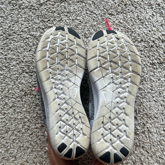 Nike Free Run | 6 Youth - Picture 3 of 5